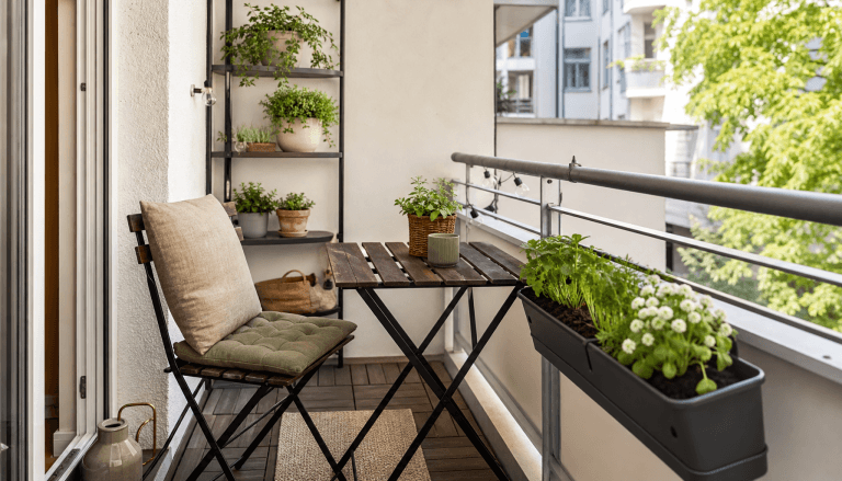 Kleiner Balkon: 17 Ideen für wenig Platz